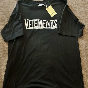 Vetements World Tour T-shirt NWT